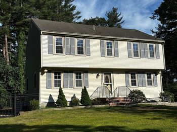 290 Center St
