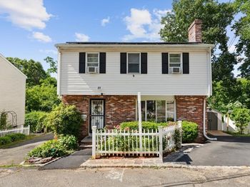 70 Crescent Lane