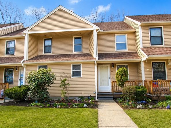 144 Morningside St 44, Leominster MA 01453