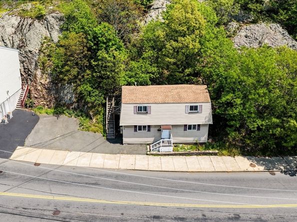9-11 Dungeon Ave, Lynn MA 01905