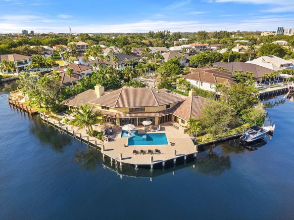 90 Compass Ln, Fort Lauderdale FL 33308