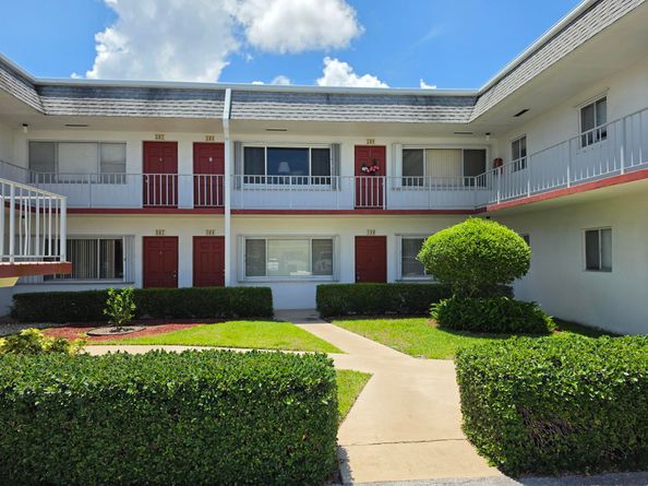 3320 Lake Osborne Drive 109, Lake Worth Beach FL 33461