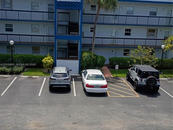 3040 Holiday Springs Boulevard 311, Margate FL 33063