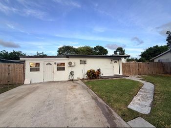 3016 E Palm Drive
