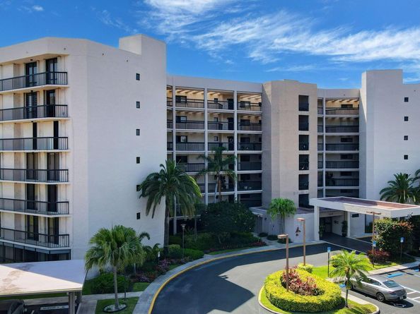 5279 Fountains Drive S 304, Lake Worth FL 33467