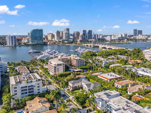 434 Chilean Avenue 2b, Palm Beach FL 33480