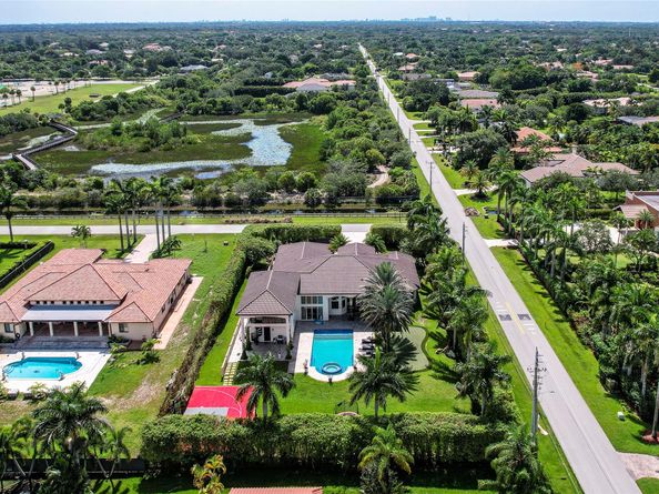 1203 NW 121st Ave, Plantation FL 33323