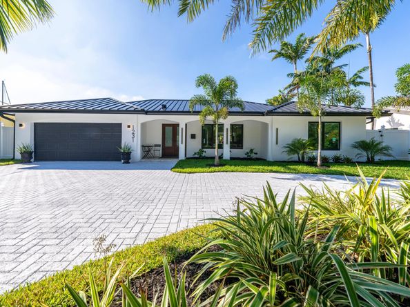 1231 NE 28th Avenue, Pompano Beach FL 33062