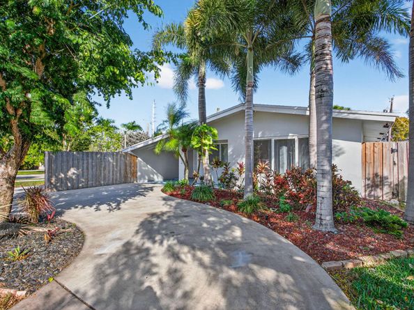 3792 NE 19th Avenue, Oakland Park FL 33308