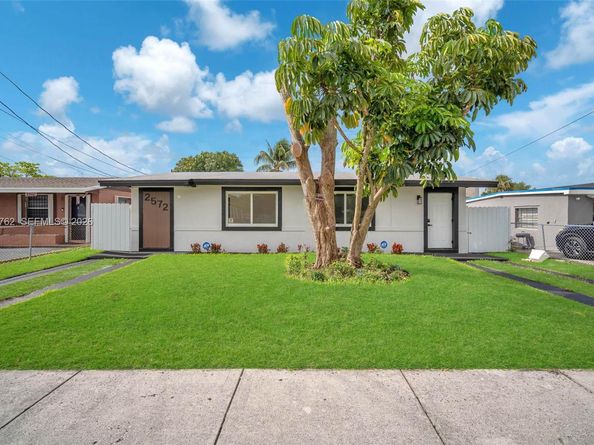 2572 NW 20th Street, Fort Lauderdale FL 33311