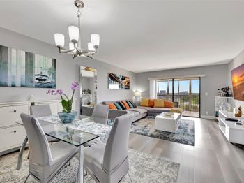 2200 S Cypress Bend Dr