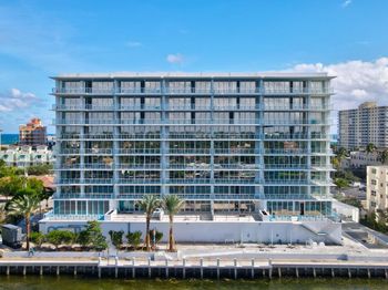 407 N Riverside Drive