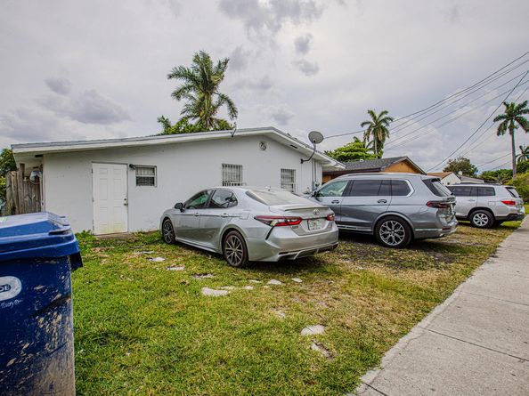 250 NW 83rd St, Miami FL 33150