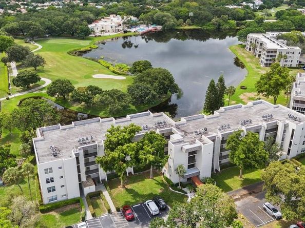 9470 Poinciana Pl 103, Davie FL 33324