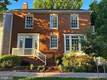 808 Oronoco Street