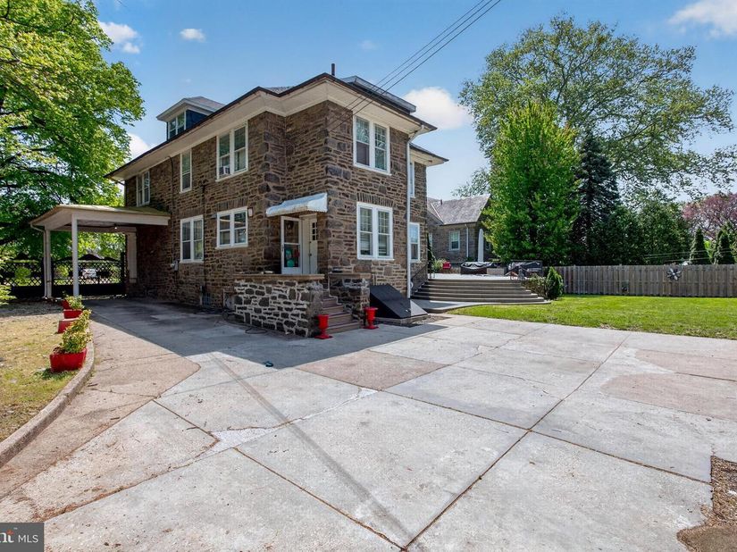 6342 N 6TH Street, Philadelphia PA 19126
