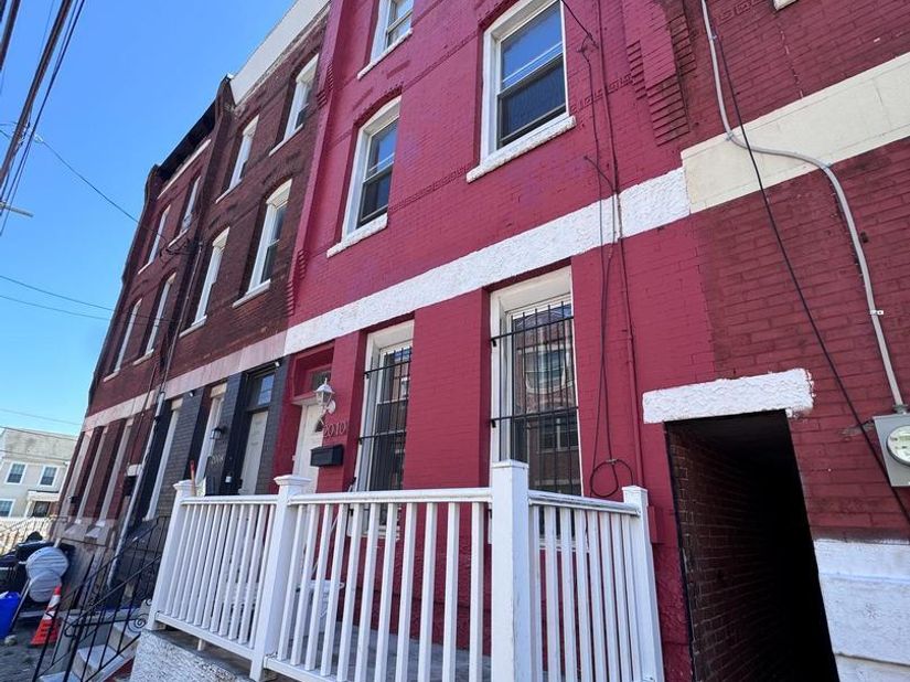 2010 W Oxford Street, Philadelphia PA 19121