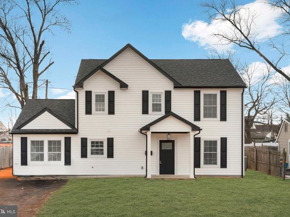 122 Ivy Hill Road, Levittown PA 19057