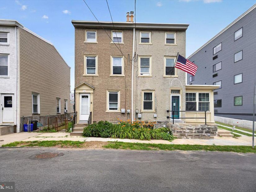 444 Lemonte Street, Philadelphia PA 19128