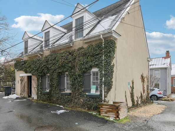 10 Irving Court, Alexandria VA 22314