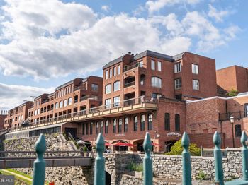 1080 Wisconsin Avenue NW