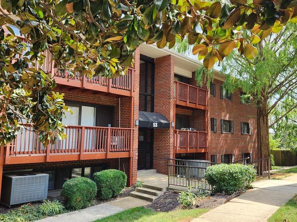 53 Skyhill Road 301, Alexandria VA 22314