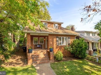 1406 Lawrence Street NE