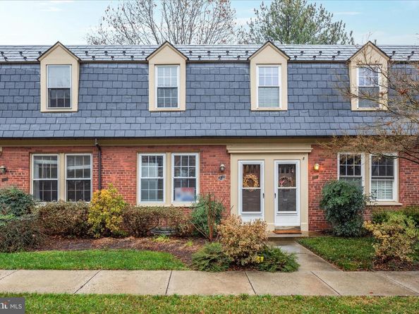 1021 S Barton Street 120, Arlington VA 22204