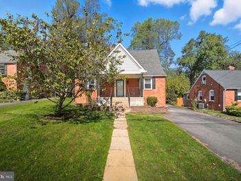 6812 Chestnut Avenue