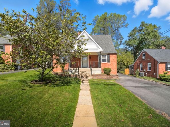 6812 Chestnut Avenue, Falls Church VA 22042