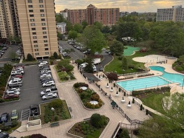 203 Yoakum Parkway 1209, Alexandria VA 22304
