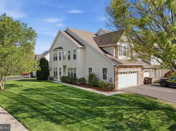 1402 Heron Way