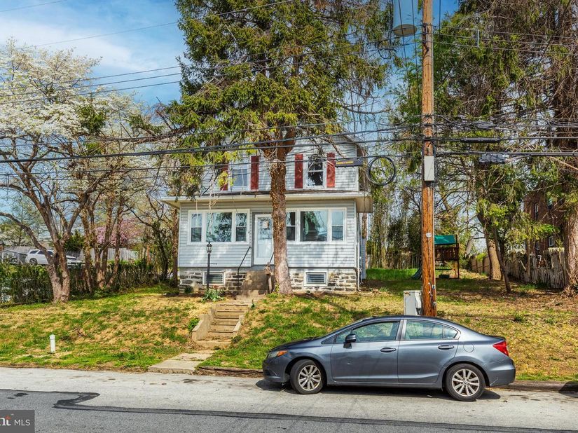 3227 Berkley Avenue, Drexel Hill PA 19026