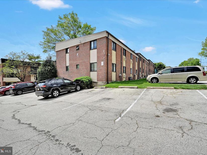 100 E Glenolden Avenue P12, Glenolden PA 19036