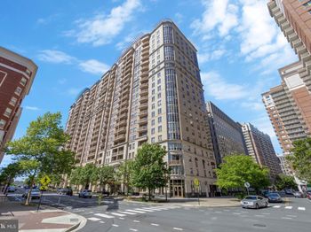 888 N Quincy Street