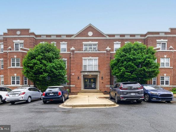 3611 38TH Street NW 305, Washington DC 20016