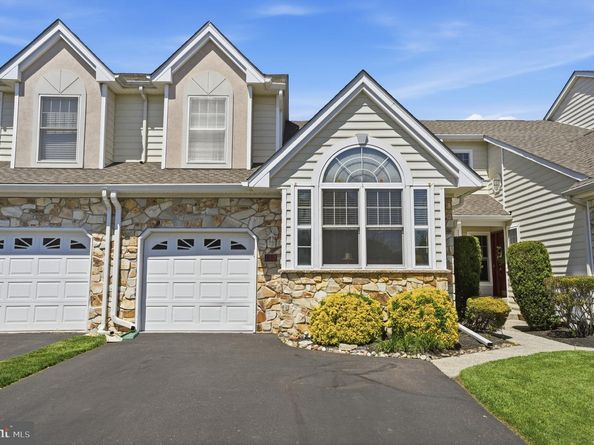 142 Grandview Drive, Warminster PA 18974
