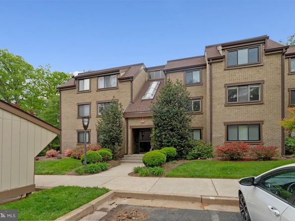 1621 Parkcrest Circle 9A/201, Reston VA 20190