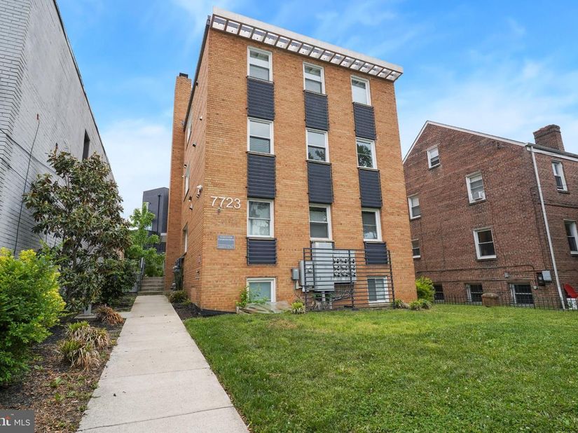 7723 Alaska Avenue NW 103, Washington DC 20012