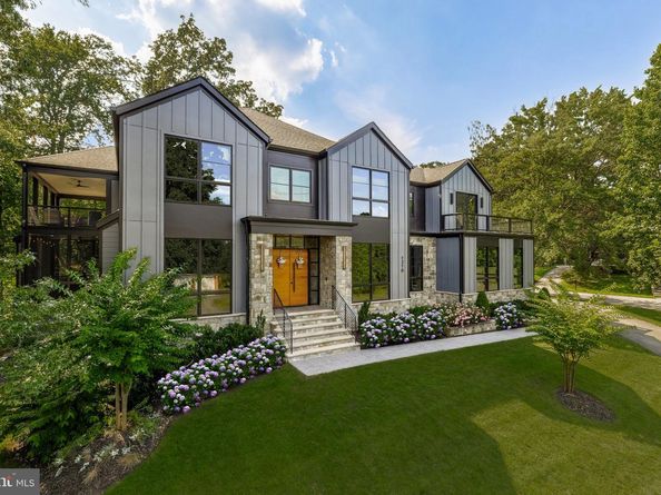 1216 Earnestine Street, Mclean VA 22101