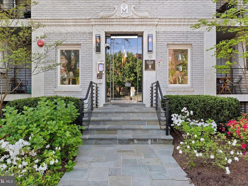 329 Rhode Island Avenue NE 104, Washington DC 20002