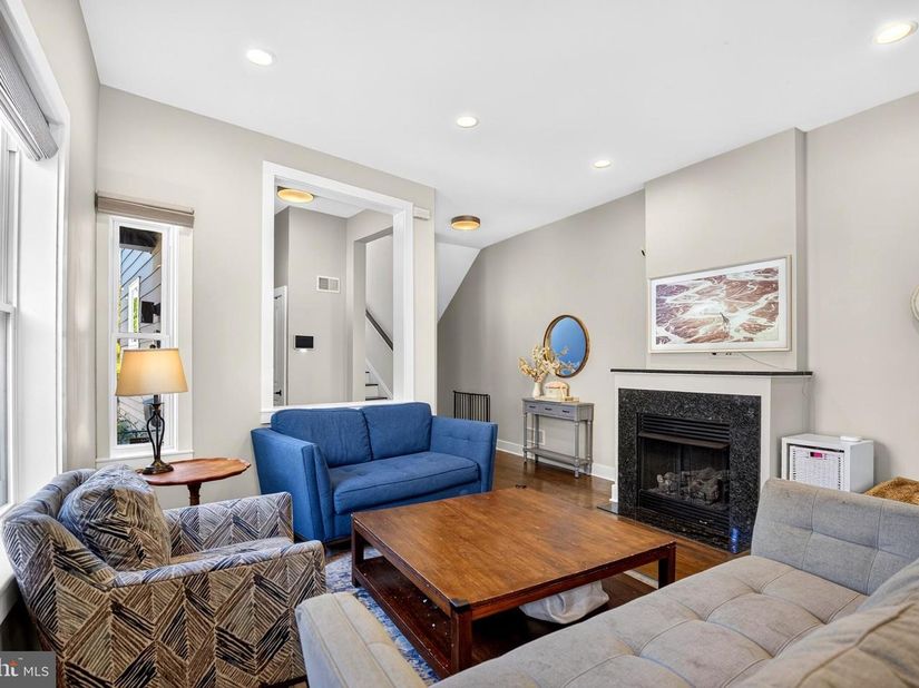 1000 S 20TH Street, Philadelphia PA 19146