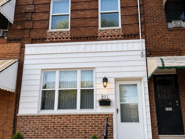 911 Wolf Street, Philadelphia PA 19148