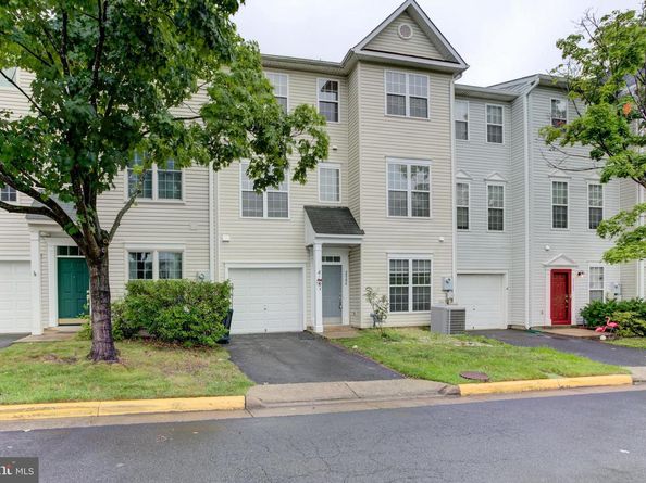 2504 Logan Wood Drive, Herndon VA 20171