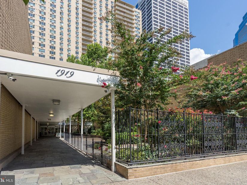 1919 Chestnut Street 1224, Philadelphia PA 19103