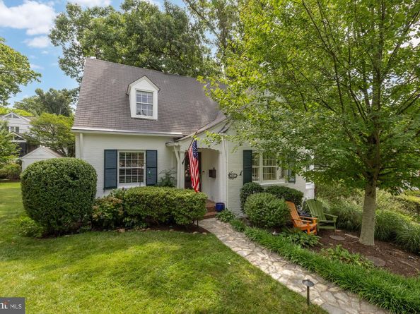 1417 N Inglewood Street, Arlington VA 22205