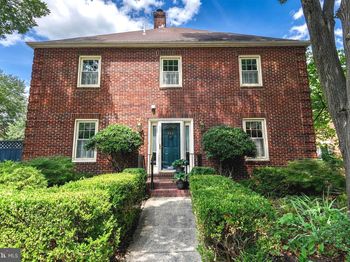445 Old Town Court