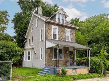121 E Pleasant Street