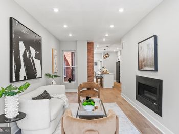 26 Todd Place NE