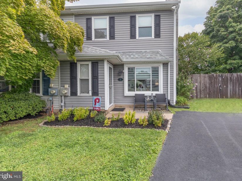 15 Carriage Drive, Horsham PA 19044